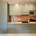 Appartement Drops & Dots In The Key Area Of
