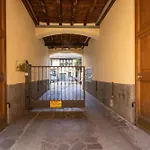 Appartement Drops & Dots In The Key Area Of