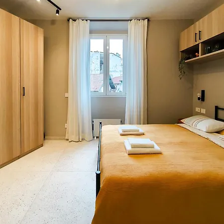 Apartment Drops & Dots In The Key Area Of *