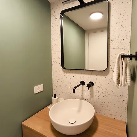 Apartment Drops & Dots In The Key Area Of