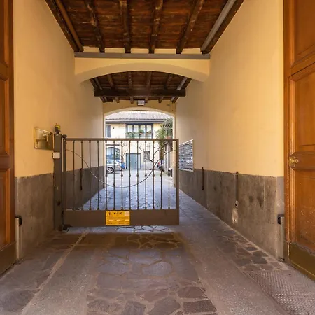 Apartment Drops & Dots In The Key Area Of